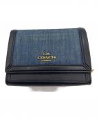 COACHコーチ）の古着「デニムミディアムフラップウォレット」｜インディゴ
