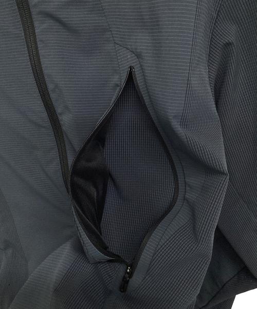 DESCENTE ALLTERRAIN（デザイント オルテライン）Descente ALLTERRAIN (デザイント オルテライン) ナイロンジャケット ダークグレー サイズ:XLの古着・服飾アイテム