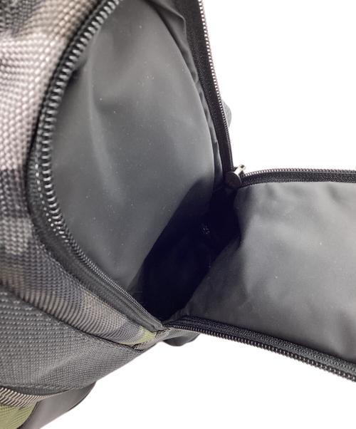 TUMI（トゥミ）TUMI (トゥミ) スリングバッグ ALPHA BRAVO オリーブの古着・服飾アイテム