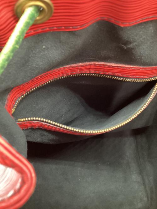 LOUIS VUITTON（ルイ ヴィトン）LOUIS VUITTON (ルイ ヴィトン) ショルダーバッグ エピ ノエ レッド×ブルーの古着・服飾アイテム