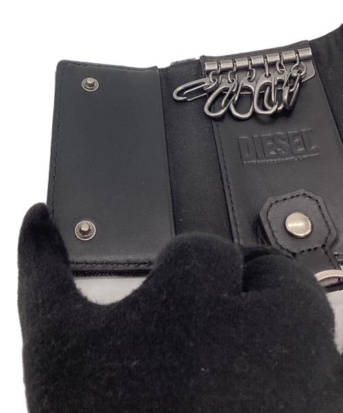DIESEL（ディーゼル）DIESEL (ディーゼル) ６連キーケース グレー×ブラックの古着・服飾アイテム