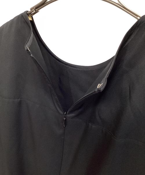 BLUE LABEL CRESTBRIDGE（ブルーレーベルクレストブリッジ）BLUE LABEL CRESTBRIDGE (ブルーレーベルクレストブリッジ) ノースリーブワンピース エアリークロスティアードドレス ブラック サイズ:38の古着・服飾アイテム