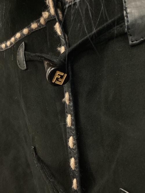 FENDI（フェンディ）FENDI (フェンディ) ダッフルムートンコート ブラック サイズ:38の古着・服飾アイテム