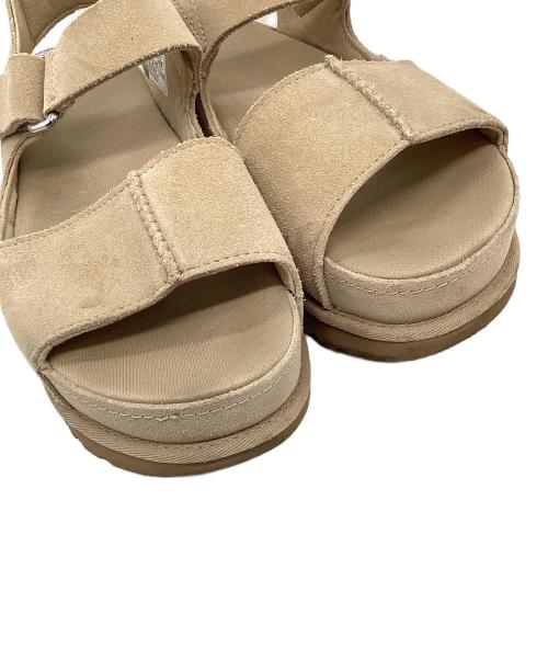 UGG（アグ）UGG (アグ) Goldenstar Hi スウェードサンダル ベージュ サイズ:24の古着・服飾アイテム
