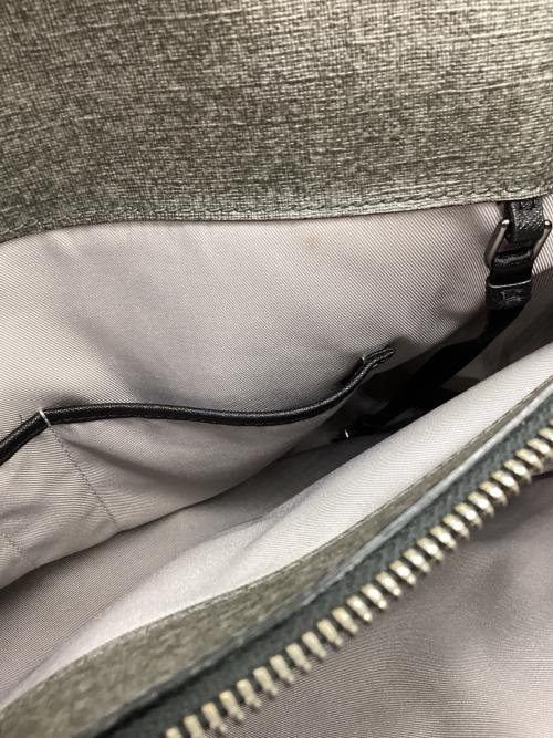 TUMI（トゥミ）TUMI (トゥミ) ショルダーバッグ Varek ブラック×グレーの古着・服飾アイテム