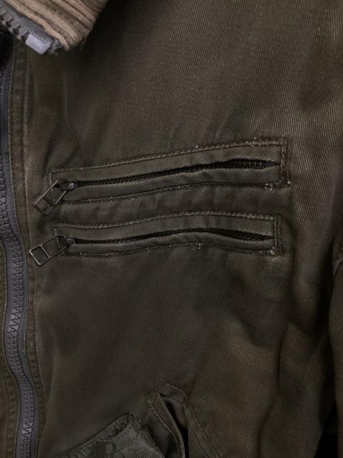 AVIREX（アヴィレックス）AVIREX (アヴィレックス) ドッキングジャケット カーキ サイズ:Ｌの古着・服飾アイテム