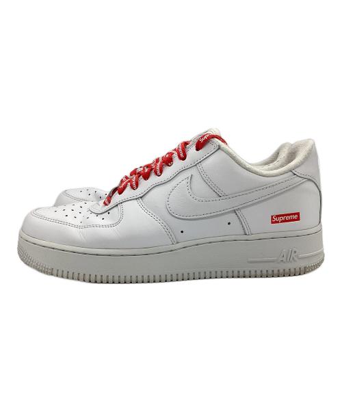 NIKE（ナイキ）NIKE (ナイキ) Supreme (シュプリーム) スニーカー AIR FORCE 1 LOW/SUPREME ホワイト サイズ:25.5の古着・服飾アイテム