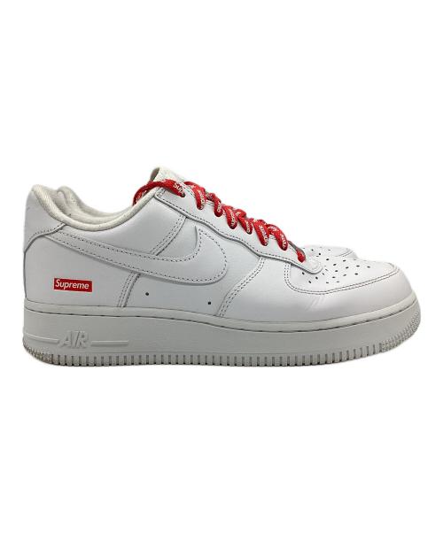 NIKE（ナイキ）NIKE (ナイキ) Supreme (シュプリーム) スニーカー AIR FORCE 1 LOW/SUPREME ホワイト サイズ:25.5の古着・服飾アイテム