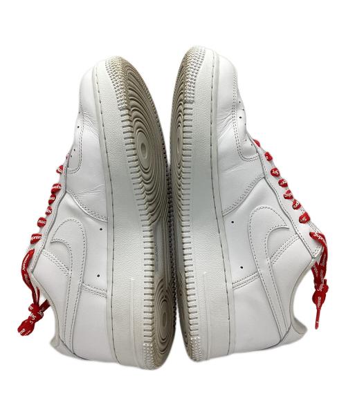 NIKE（ナイキ）NIKE (ナイキ) Supreme (シュプリーム) スニーカー AIR FORCE 1 LOW/SUPREME ホワイト サイズ:25.5の古着・服飾アイテム