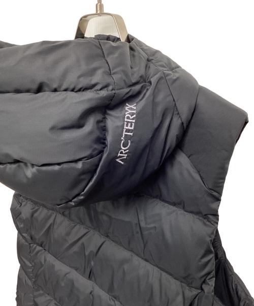 ARC'TERYX（アークテリクス）ARC'TERYX (アークテリクス) ダウンベスト THORIUM VEST W ブラック サイズ:Sの古着・服飾アイテム