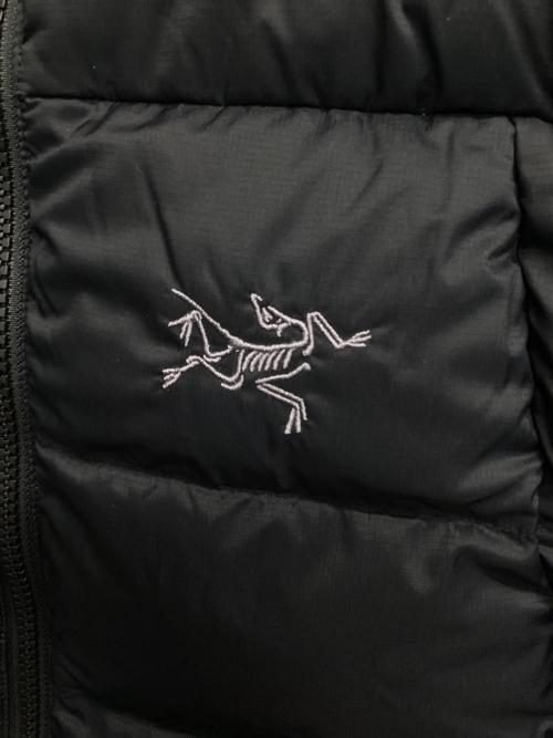 ARC'TERYX（アークテリクス）ARC'TERYX (アークテリクス) ダウンベスト THORIUM VEST W ブラック サイズ:Sの古着・服飾アイテム