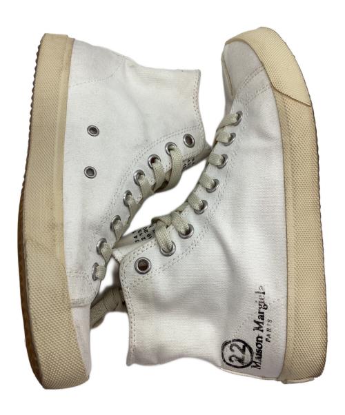 Maison Margiela（メゾンマルジェラ）Maison Margiela (メゾンマルジェラ) 足袋ハイカットスニーカー アイボリー×ホワイト サイズ:38の古着・服飾アイテム