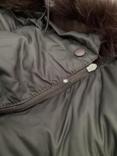 MONCLER（モンクレール）MONCLER (モンクレール) ダウンコート オリーブの古着・服飾アイテム