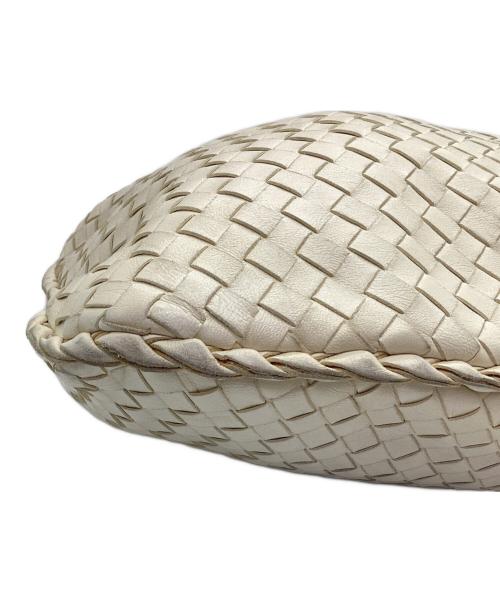 BOTTEGA VENETA（ボッテガベネタ）BOTTEGA VENETA (ボッテガベネタ) ホーボーバッグ イントレチャート ホワイトの古着・服飾アイテム