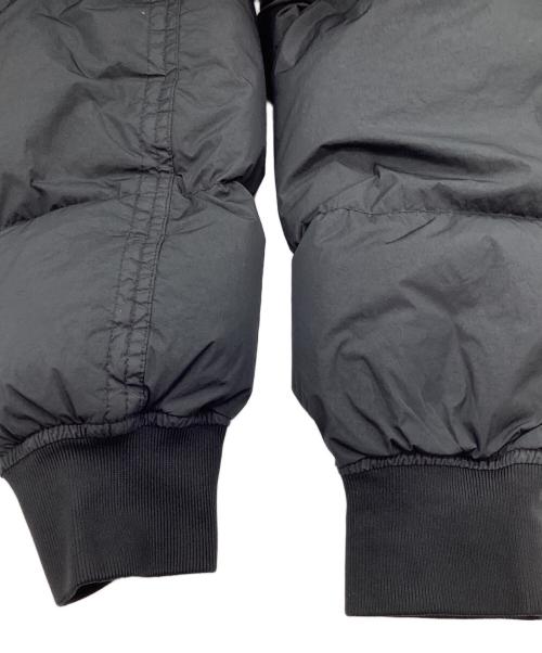 STONE ISLAND（ストーンアイランド）STONE ISLAND (ストーンアイランド) ダウンジャケット GARMENT DYED CRINKLE REPS RECYCLED NYLON DOWN ブラック サイズ:Sの古着・服飾アイテム