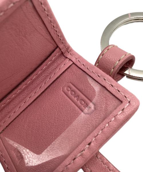 COACH（コーチ）COACH (コーチ) ブック型キーリング 	シグネチャー ピンク×ブラウンの古着・服飾アイテム