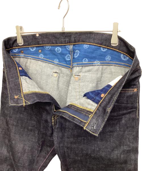 MOMOTARO JEANS（桃太郎ジーンズ）MOMOTARO JEANS (桃太郎ジーンズ) デニムパンツ 銅丹特濃ナローテーパード ジッパーフライ インディゴ サイズ:86cm (W34の古着・服飾アイテム