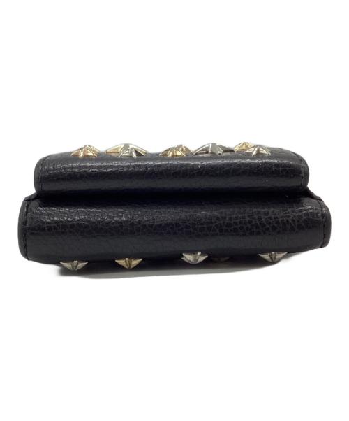 JIMMY CHOO（ジミーチュウ）JIMMY CHOO (ジミーチュウ) 3つ折り財布 スタースタッズの古着・服飾アイテム