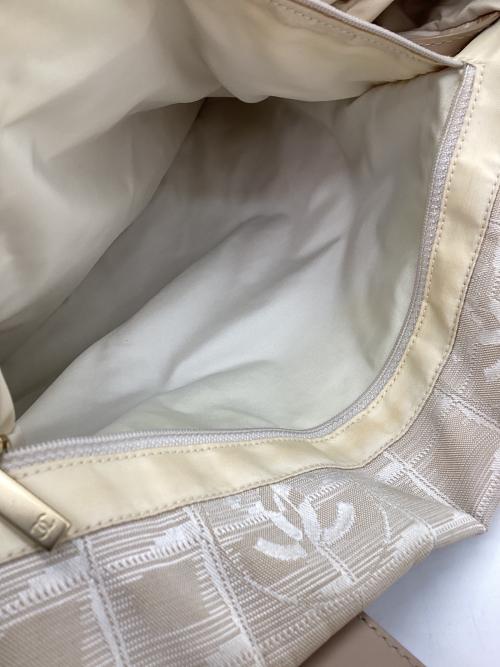 CHANEL（シャネル）CHANEL (シャネル) トートバッグ ホワイトの古着・服飾アイテム