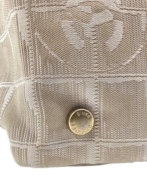CHANEL（シャネル）CHANEL (シャネル) トートバッグ ホワイトの古着・服飾アイテム