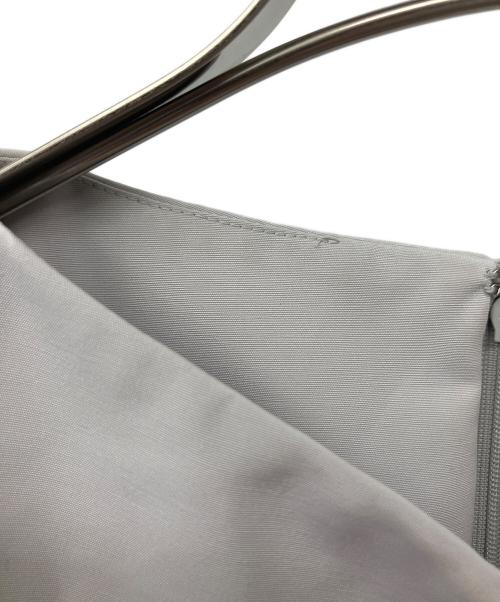 YUMI KATSURA CELFORD（ユミカツラセルフォード）YUMI KATSURA CELFORD (ユミカツラセルフォード) ノースリーブ・キャミソールワンピース ライトグレー サイズ:38の古着・服飾アイテム