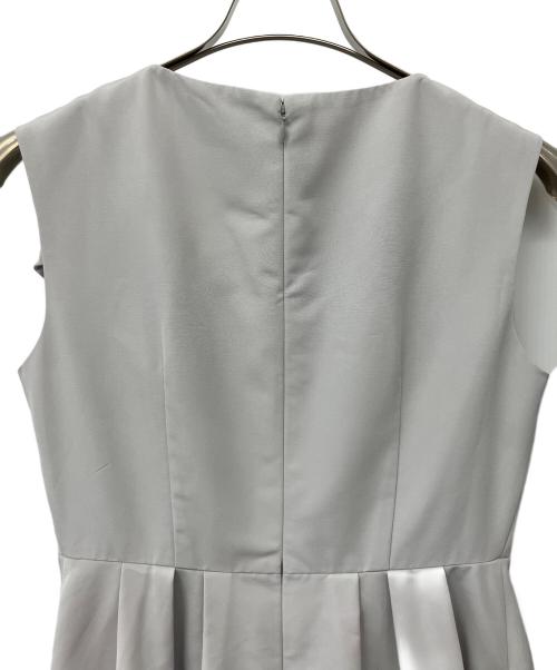 YUMI KATSURA CELFORD（ユミカツラセルフォード）YUMI KATSURA CELFORD (ユミカツラセルフォード) ノースリーブ・キャミソールワンピース ライトグレー サイズ:38の古着・服飾アイテム