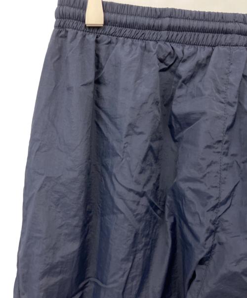 UMBRO（アンブロ）UMBRO (アンブロ) KEYPLATE トラックパンツ ネイビー サイズ:Mの古着・服飾アイテム