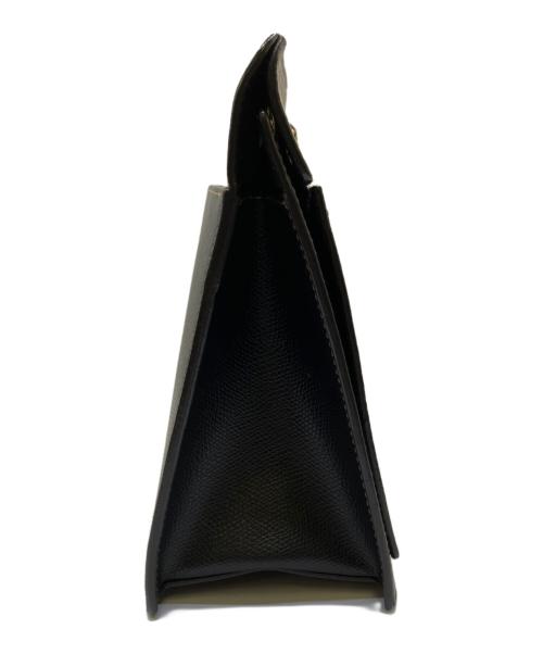 FURLA（フルラ）FURLA (フルラ) チェーンショルダーバッグ ブラック×ホワイトの古着・服飾アイテム