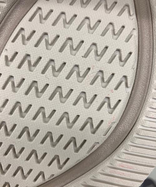 NEW BALANCE（ニューバランス）NEW BALANCE (ニューバランス) DYNASOFT（ダイナソフト）ウォーキングシューズ ベージュ サイズ:US10の古着・服飾アイテム