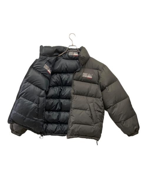FIRST DOWN（ファーストダウン）FIRST DOWN (ファーストダウン) ダウンジャケット ブラック×グレー サイズ:Mの古着・服飾アイテム