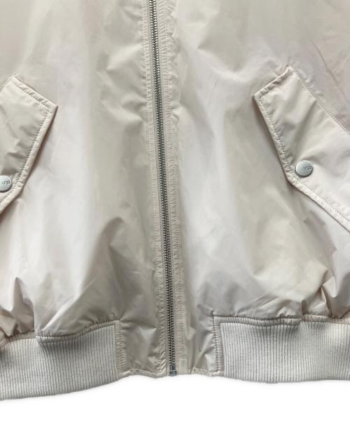 UGG（アグ）UGG (アグ) ジップブルゾン ホワイト サイズ:Mの古着・服飾アイテム