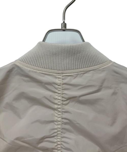 UGG（アグ）UGG (アグ) ジップブルゾン ホワイト サイズ:Mの古着・服飾アイテム