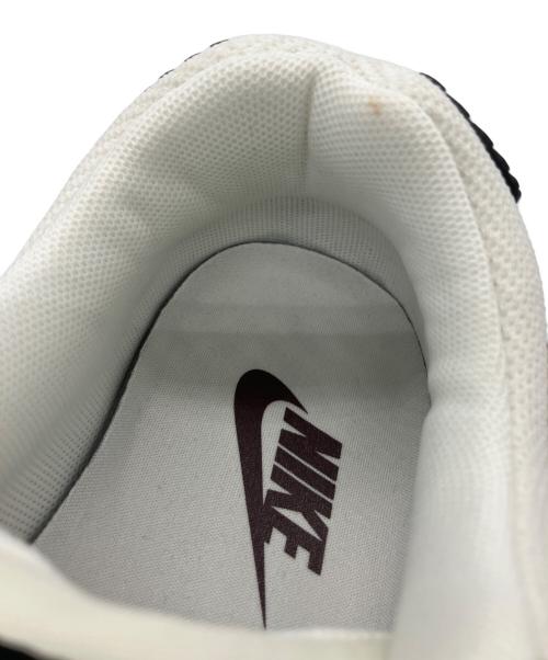NIKE（ナイキ）NIKE (ナイキ) スニーカー ブラウン×ホワイト サイズ:24.5cmの古着・服飾アイテム