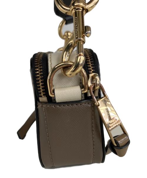 MARC JACOBS（マークジェイコブス）MARC JACOBS (マークジェイコブス) ショルダーバッグ ベージュ×ブラックの古着・服飾アイテム