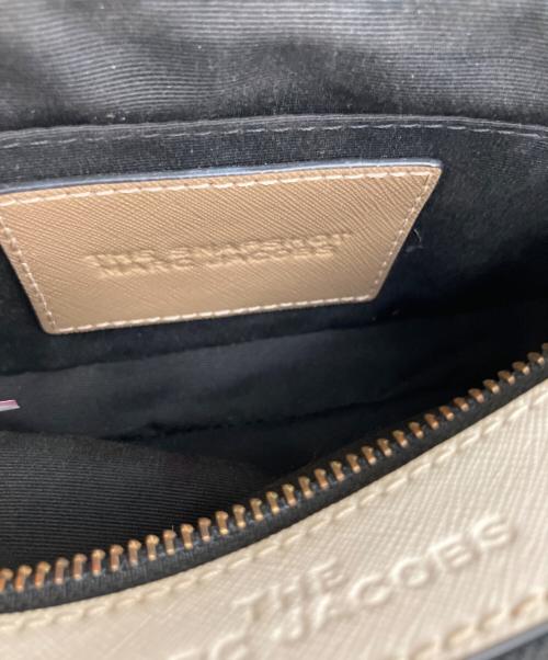 MARC JACOBS（マークジェイコブス）MARC JACOBS (マークジェイコブス) ショルダーバッグ ベージュ×ブラックの古着・服飾アイテム