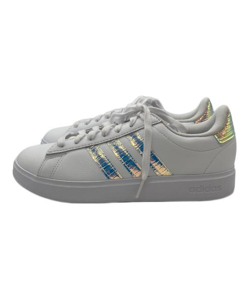 adidas（アディダス）adidas (アディダス) スニーカー ホワイト サイズ:24.5 未使用品の古着・服飾アイテム