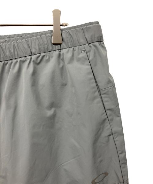 OAKLEY（オークリー）OAKLEY (オークリー) トレーニングパンツ ライトグレー サイズ:XL 未使用品の古着・服飾アイテム