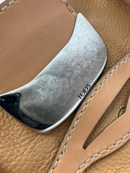 TOD'S（トッズ）TOD'S (トッズ) ハンドバッグ ブラウンの古着・服飾アイテム