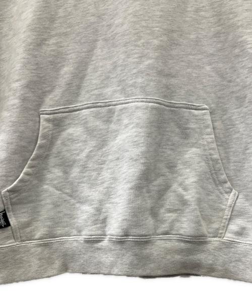 stussy（ステューシー）stussy (ステューシー) プルオーバーパーカー ホワイト サイズ:Mの古着・服飾アイテム