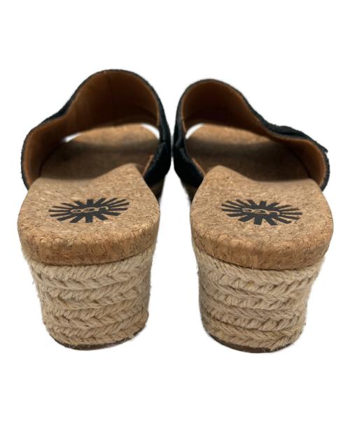 UGG（アグ）UGG (アグ) ウェッジソールサンダル ブラウン×ブラック サイズ:22cmの古着・服飾アイテム