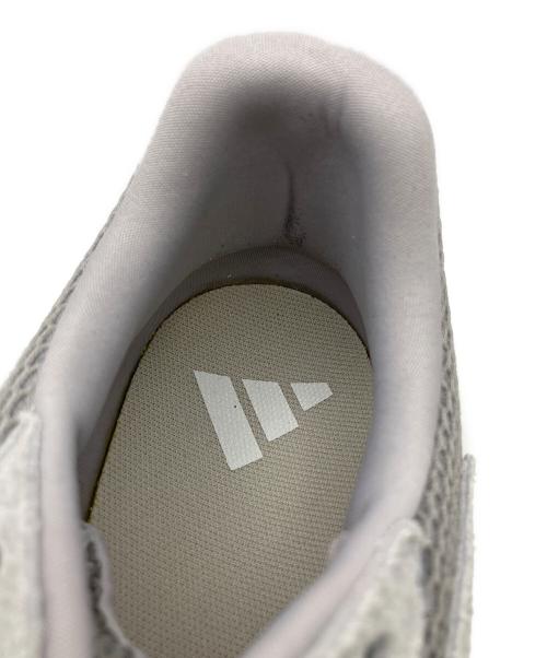 adidas（アディダス）adidas (アディダス) スニーカー ライトグレー サイズ:26.5の古着・服飾アイテム