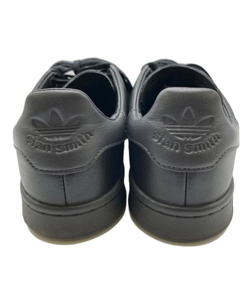 adidas（アディダス）adidas (アディダス) スニーカー ブラック サイズ:23.5cmの古着・服飾アイテム