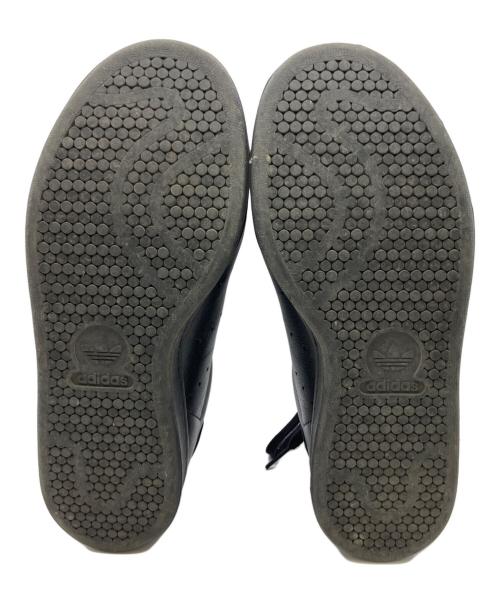 adidas（アディダス）adidas (アディダス) スニーカー ブラック サイズ:23.5cmの古着・服飾アイテム