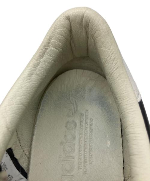 adidas（アディダス）adidas (アディダス) ローカットスニーカー ホワイト×ブラック サイズ:27の古着・服飾アイテム
