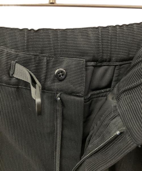 GRAMICCI（グラミチ）GRAMICCI (グラミチ) WHITE MOUNTAINEERING (ホワイトマウンテ二アニング) 3タック ワイド コーデュロイパンツ ブラック サイズ:2の古着・服飾アイテム