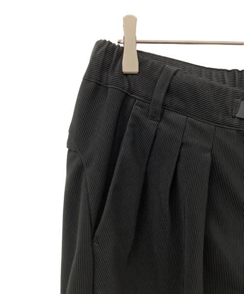 GRAMICCI（グラミチ）GRAMICCI (グラミチ) WHITE MOUNTAINEERING (ホワイトマウンテ二アニング) 3タック ワイド コーデュロイパンツ ブラック サイズ:2の古着・服飾アイテム