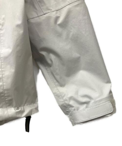 MOUNTAIN HARD WEAR（マウンテンハードウェア）MOUNTAIN HARD WEAR (マウンテンハードウェア) マウンテンパーカー ライトグレー サイズ:Mの古着・服飾アイテム
