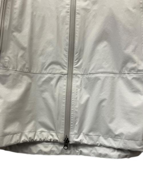 MOUNTAIN HARD WEAR（マウンテンハードウェア）MOUNTAIN HARD WEAR (マウンテンハードウェア) マウンテンパーカー ライトグレー サイズ:Mの古着・服飾アイテム