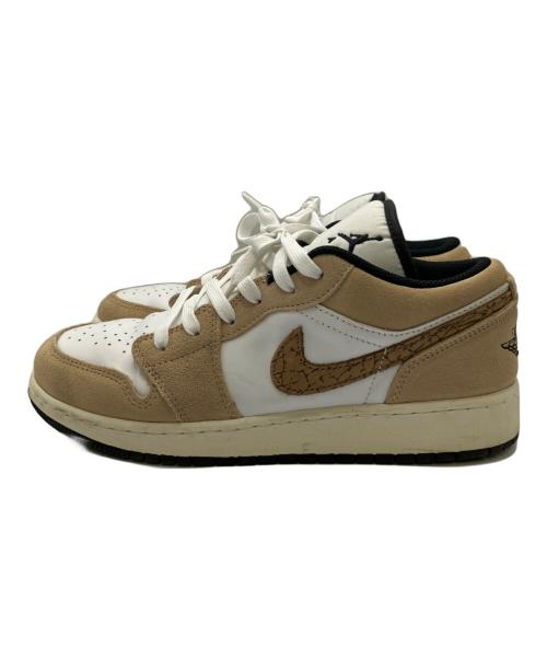 NIKE（ナイキ）NIKE (ナイキ) ローカットスニーカー ベージュ×ホワイト サイズ:24の古着・服飾アイテム