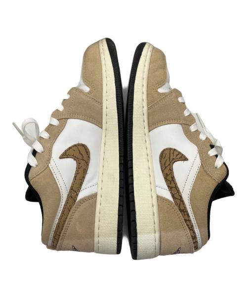 NIKE（ナイキ）NIKE (ナイキ) ローカットスニーカー ベージュ×ホワイト サイズ:24の古着・服飾アイテム